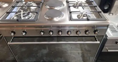 New and Demo stock of appliances and electronics. Smeg, LG, Samsung, Defy, Whir